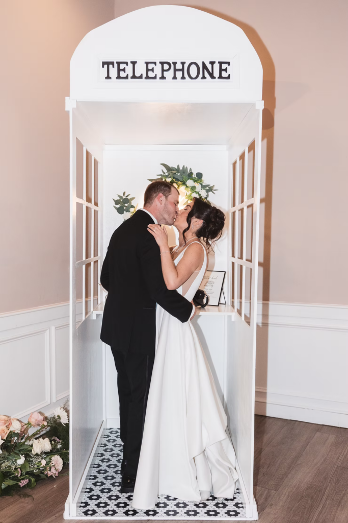 Wedding day at Downingtown Country Club in Downingtown, PA. Photographed by South Jersey, Philadelphia based wedding photographer Madison Neumann Photography.
