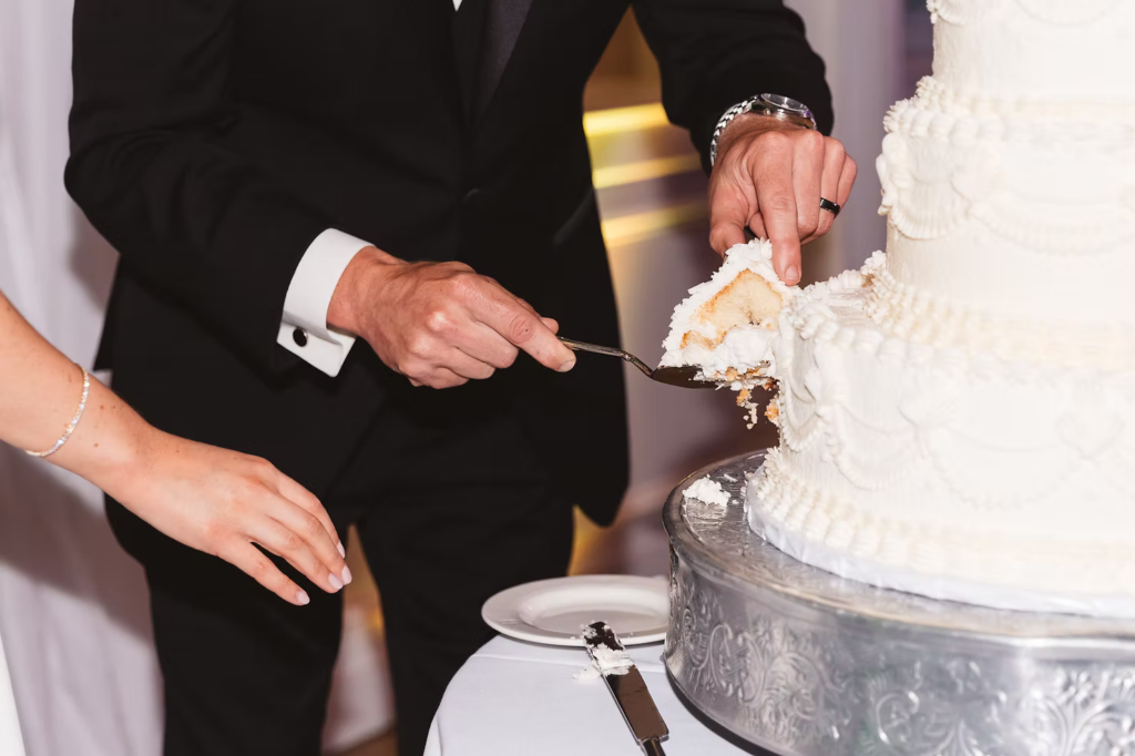 Wedding day at Downingtown Country Club in Downingtown, PA. Photographed by South Jersey, Philadelphia based wedding photographer Madison Neumann Photography.